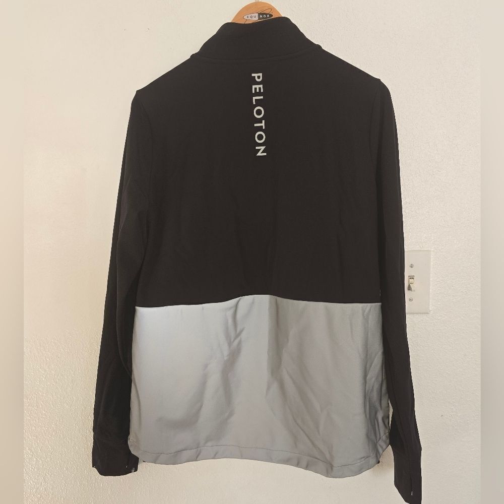 Peloton Reflective Active Jacket Size Large In Black - Picture 9 of 10
